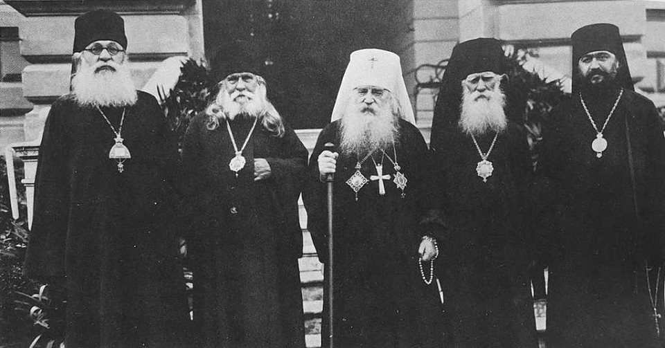 Abp Feofan (Gavrilov), Abp Germogen (Maximov), Blessed Metropolitan Antony (Khrapovitsky), Abp Sergei (Petrov), and Abp Nestor (Anisimov), Serbia, 1920s.jpg