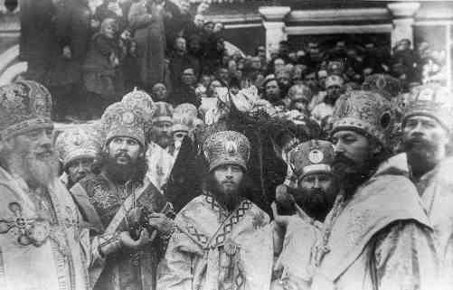 Донской монастырь. 1925 год. Вынос тела Святейшего Патрирха Тихона.jpg
