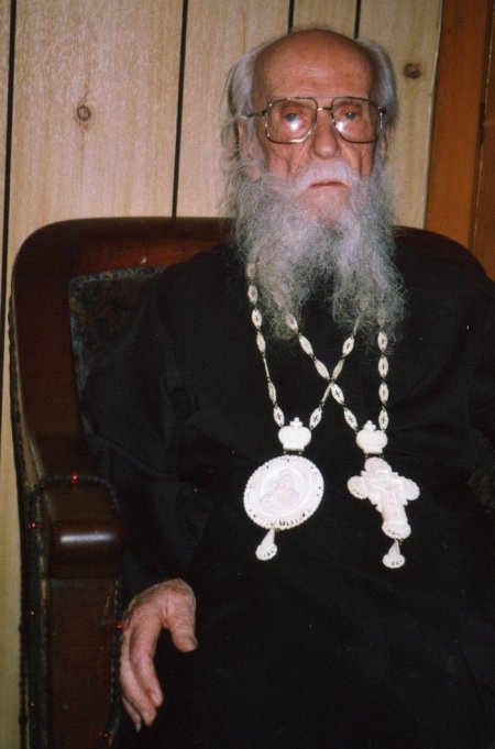 Митрополит Виталий на Пасху 2006.jpg